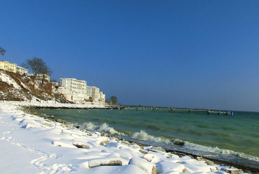 Restaurant & Hotel Baumhaus Hagen Сасниц Екстериор снимка