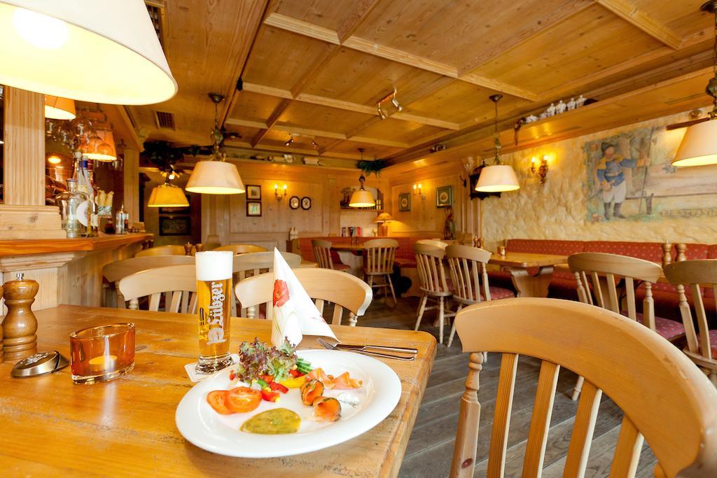 Restaurant & Hotel Baumhaus Hagen Сасниц Екстериор снимка