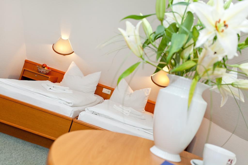 Restaurant & Hotel Baumhaus Hagen Сасниц Стая снимка